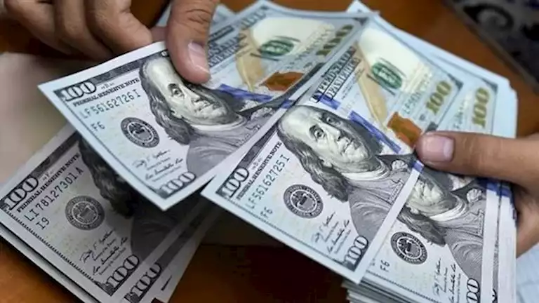 ما السبب وراء التراجع المفاجئ للدولار مقابل الجنيه اليوم بعد صعوده؟ ما السبب وراء التراجع المفاجئ للدولار مقابل الجنيه اليوم بعد صعوده؟