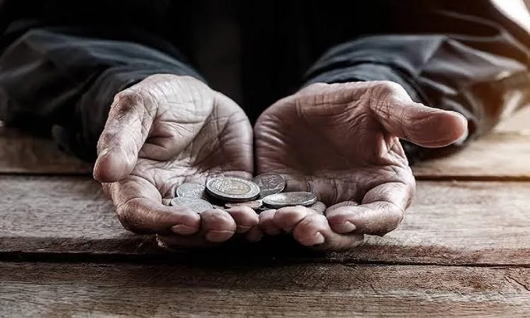 ما هو حكم تقديم الصدقات للمشردين في الشوارع؟ ما هو حكم تقديم الصدقات للمشردين في الشوارع؟