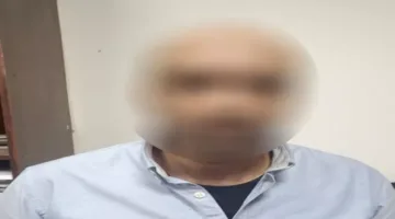 مالك مقهى يعتدي على سيدة ويسرق مجوهراتها في حادث مدهش