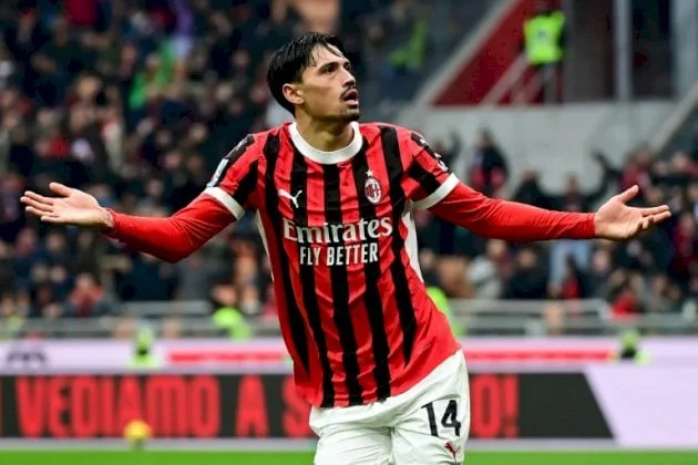 مانشستر سيتي يضم لاعب الوسط الهولندي رايندرس إلى صفوفه مانشستر سيتي يضم لاعب الوسط الهولندي رايندرس إلى صفوفه