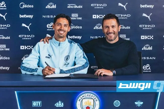 مانشستر سيتي يوقع مع لاعب الوسط الهولندي تيجاني رايندرس مانشستر سيتي يوقع مع لاعب الوسط الهولندي تيجاني رايندرس