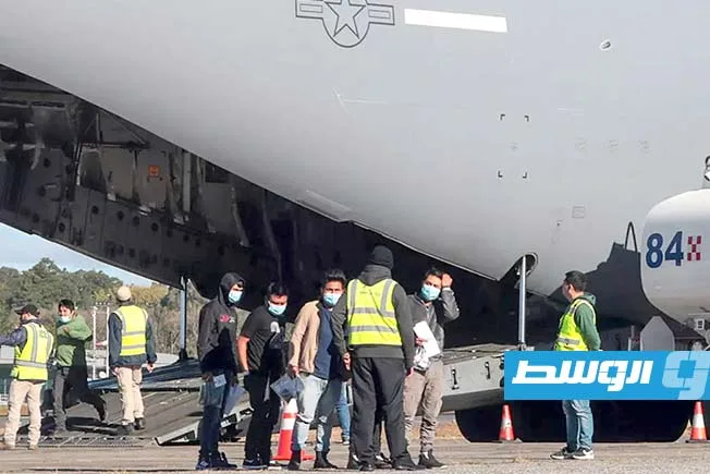 مبادرة دولية: إعادة المهاجرين من الولايات المتحدة إلى ليبيا تزعزع استقرار حكومة الدبيبة وتؤدي إلى انعدام الأمان.