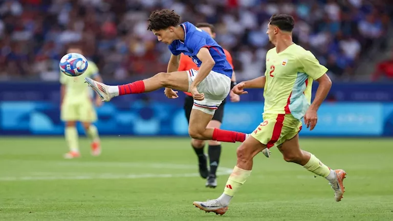 مباراة نصف النهائي بين إسبانيا وفرنسا في دوري الأمم الأوروبية مباراة نصف النهائي بين إسبانيا وفرنسا في دوري الأمم الأوروبية