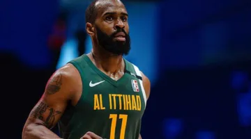 مباشر: مباراة كرة السلة بين الاتحاد والفتح الرباطي تنتهي بالتعادل (74-74)进入延长赛