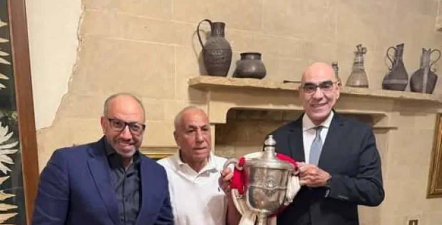 مجلس إدارة الزمالك يلتقي حسين لبيب للاحتفال بكأس مصر مجلس إدارة الزمالك يلتقي حسين لبيب للاحتفال بكأس مصر