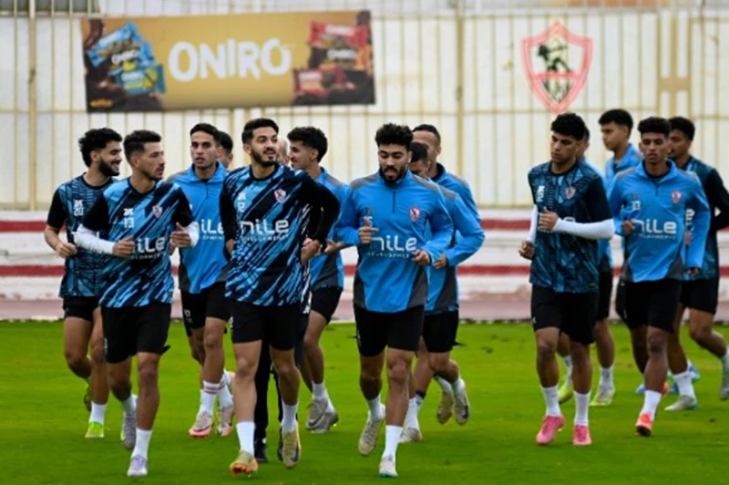 محاضرة وعرض فني واستراتيجية.. الزمالك يستمر في تدريباته تحضيرًا لمباراة بيراميدز في نهائي الكأس محاضرة وعرض فني واستراتيجية.. الزمالك يستمر في تدريباته تحضيرًا لمباراة بيراميدز في نهائي الكأس