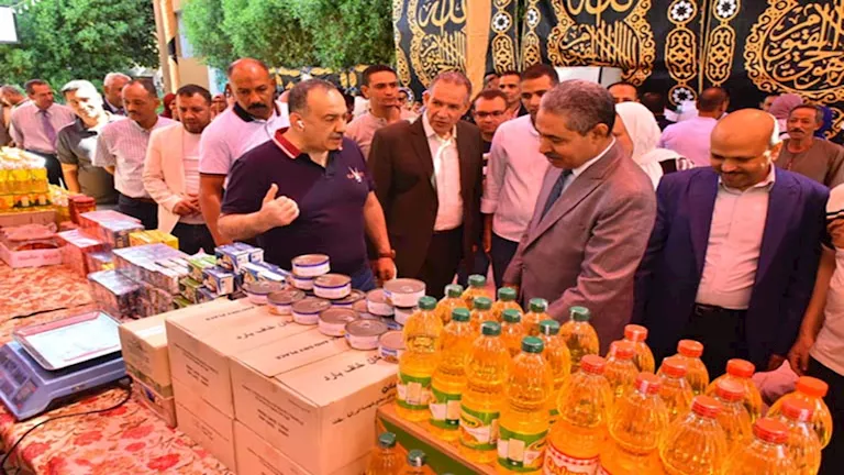 محافظ أسيوط ي inaugurate معرض “يوم واحد” لعرض السلع بأسعار مخفضة – صور محافظ أسيوط ي inaugurate معرض “يوم واحد” لعرض السلع بأسعار مخفضة – صور