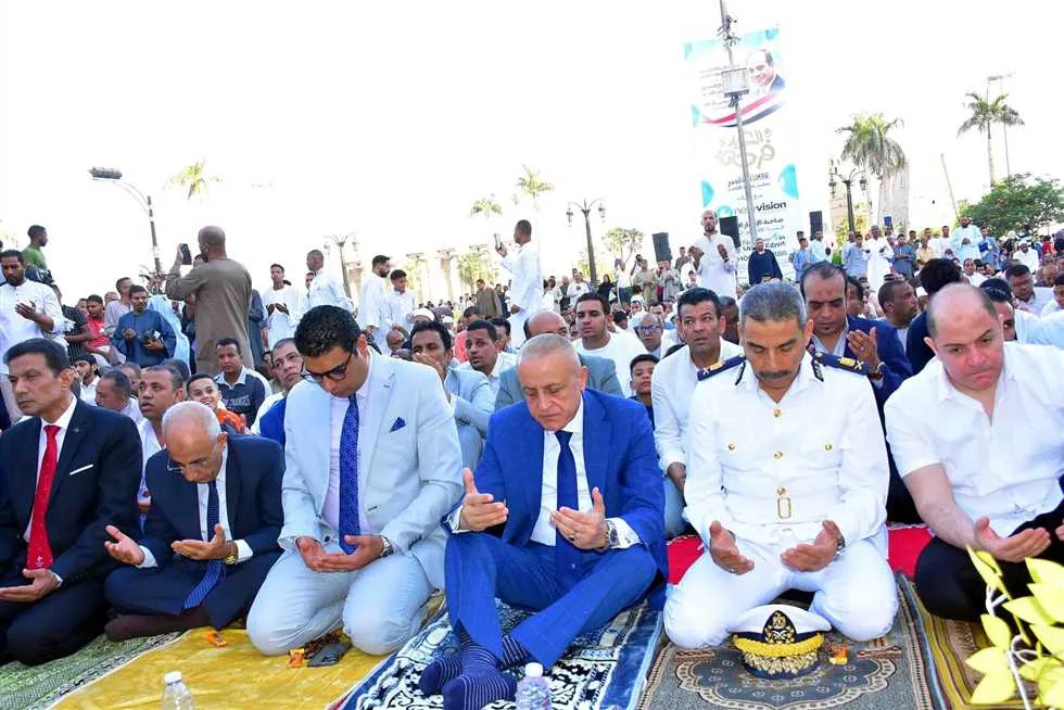 محافظ الأقصر يشارك في صلاة عيد الأضحى في ساحة سيدي أبوالحجاج محافظ الأقصر يشارك في صلاة عيد الأضحى في ساحة سيدي أبوالحجاج
