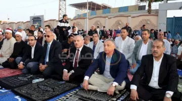 محافظ الإسماعيلية يقيم صلاة العيد في ساحة الملاعب المفتوحة (صور)