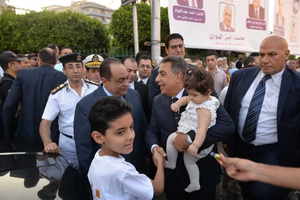 محافظ الدقهلية يشارك في صلاة عيد الأضحى بمسجد النصر في المنصورة
