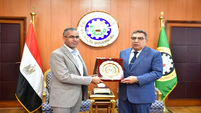 محافظ الدقهلية يكرم وكيل وزارة الري بمناسبة قرار نقله إلى البحيرة محافظ الدقهلية يكرم وكيل وزارة الري بمناسبة قرار نقله إلى البحيرة