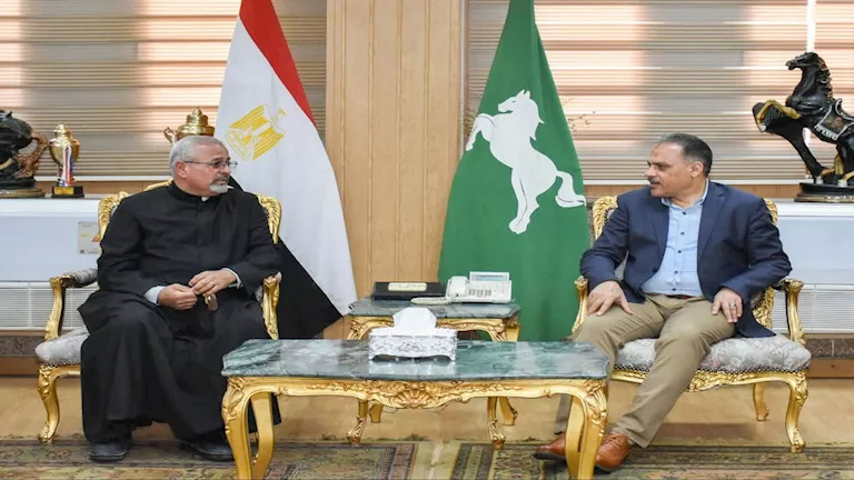 محافظ الشرقية يرحب بوفد كنسي لتقديم التهاني بمناسبة عيد الأضحى محافظ الشرقية يرحب بوفد كنسي لتقديم التهاني بمناسبة عيد الأضحى