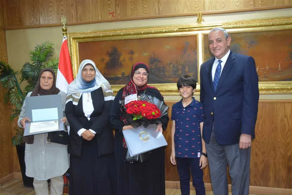 محافظ الغربية: المرأة المصرية ستبقى أساسًا في نهضة الوطن محافظ الغربية: المرأة المصرية ستبقى أساسًا في نهضة الوطن
