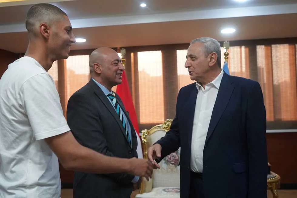 محافظ الغربية يستقبل المعزين بمناسبة عيد الأضحى محافظ الغربية يستقبل المعزين بمناسبة عيد الأضحى