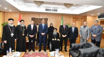 محافظ الفيوم يرحب بالمعزين بعيد الأضحى: دعوة للتعاون بروح الفريق الواحد