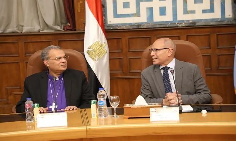 محافظ القاهرة يرحب برئيس الطائفة الإنجيلية بمناسبة عيد الأضحى المبارك محافظ القاهرة يرحب برئيس الطائفة الإنجيلية بمناسبة عيد الأضحى المبارك