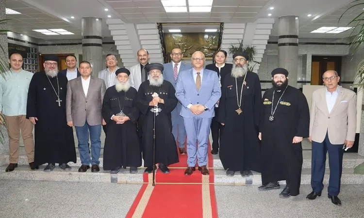 محافظ القليوبية يرحب بالأنبا مكسيموس مطران بنها لتهنئته بعيد الأضحى محافظ القليوبية يرحب بالأنبا مكسيموس مطران بنها لتهنئته بعيد الأضحى