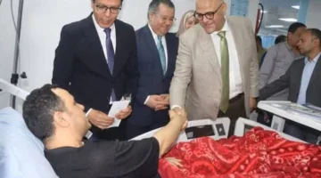 محافظ القليوبية يوزع السعادة على الفرق الطبية والمرضى في بداية عيد الأضحى المبارك