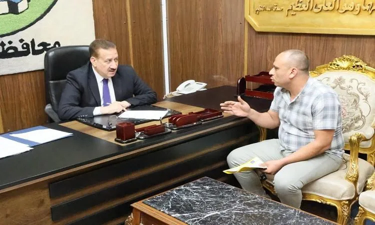 محافظ المنوفية يوجه بتقديم مساعدات مالية وغذائية لعدد من الحالات الإنسانية