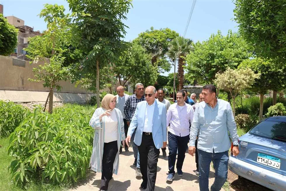 محافظ المنيا يبحث في إنشاء مشاريع خدمية واستثمارية لاستغلال الأصول غير المستخدمة محافظ المنيا يبحث في إنشاء مشاريع خدمية واستثمارية لاستغلال الأصول غير المستخدمة