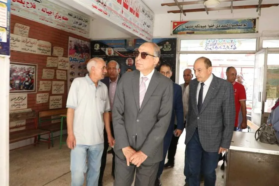 محافظ المنيا يراقب إجراءات امتحانات الثانوية العامة في 92 لجنة بمختلف مراكز المحافظة. محافظ المنيا يراقب إجراءات امتحانات الثانوية العامة في 92 لجنة بمختلف مراكز المحافظة.