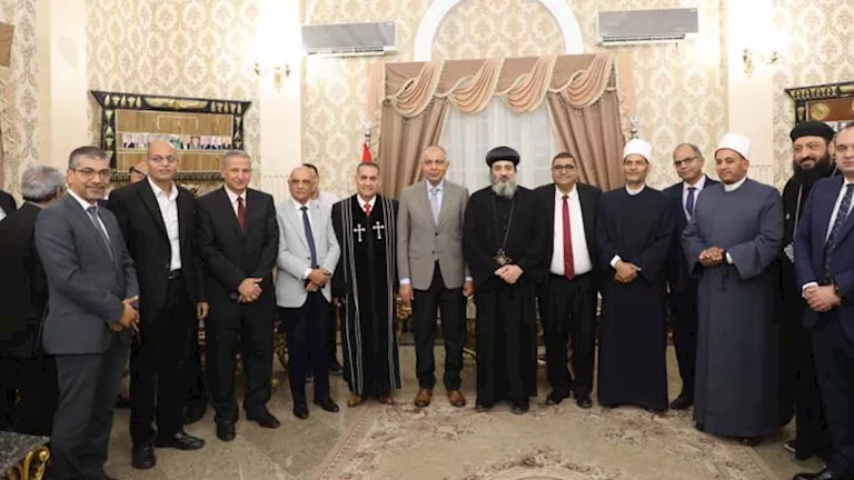محافظ المنيا يستقبل المهنئين بمناسبة عيد الأضحى (صور) محافظ المنيا يستقبل المهنئين بمناسبة عيد الأضحى (صور)