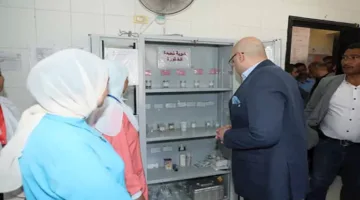 محافظ بني سويف يقوم بجولة تفقدية في المرافق الخدمية بقرية كوم أبو خلاد