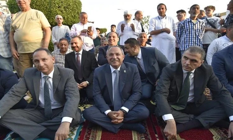 محافظ بورسعيد يحضر صلاة عيد الأضحى في ساحة بورفؤاد محافظ بورسعيد يحضر صلاة عيد الأضحى في ساحة بورفؤاد