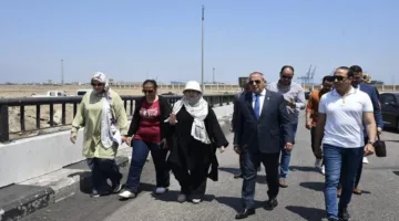 محافظ بورسعيد يستعرض ميدانيًا مشروع إنشاء جسر لمحور اللواء أحمد عبد الله