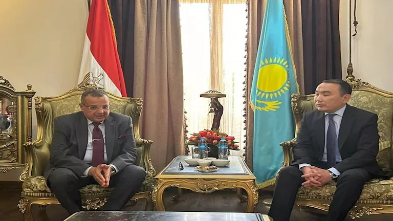 محافظ جنوب سيناء وسفير كازاخستان في القاهرة يناقشان تعزيز التعاون في مجال السياحة محافظ جنوب سيناء وسفير كازاخستان في القاهرة يناقشان تعزيز التعاون في مجال السياحة