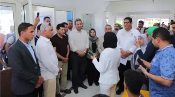 محافظ دمياط ووزير الشباب يتابعان أنشطة ورش عمل مشروعي “مشواري” و”علمني حرفة” في نادي المستقبل