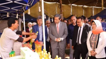 محافظ دمياط ي inaugurates a food and meat exhibition in Al-Sanania village with discounted prices.