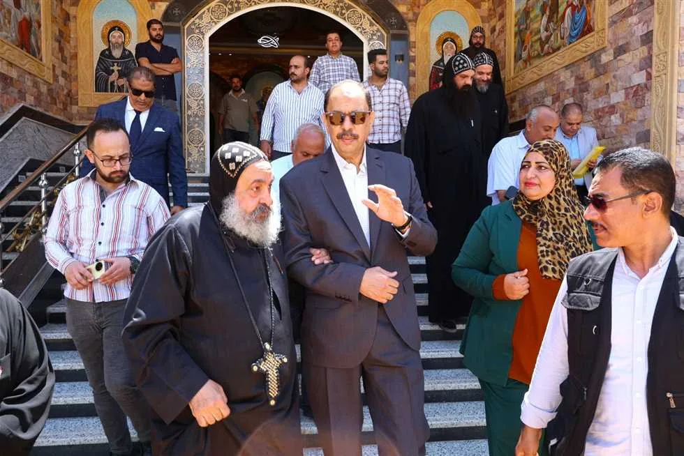 محافظ سوهاج يعلن عن إزالة أي معوقات أمام مشاريع تطوير وترميم الديرين الأبيض والأحمر محافظ سوهاج يعلن عن إزالة أي معوقات أمام مشاريع تطوير وترميم الديرين الأبيض والأحمر