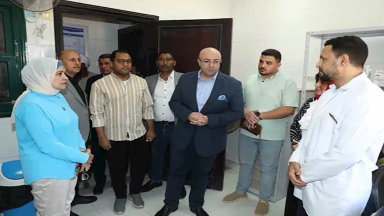 محافظ سوهاج يقوم بزيارة قافلة تركيب الأطراف الصناعية في مستشفى الهلال الأحمر محافظ سوهاج يقوم بزيارة قافلة تركيب الأطراف الصناعية في مستشفى الهلال الأحمر