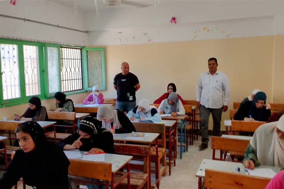 محافظ شمال سيناء يزور مراكز امتحانات الثانوية العامة في العريش محافظ شمال سيناء يزور مراكز امتحانات الثانوية العامة في العريش