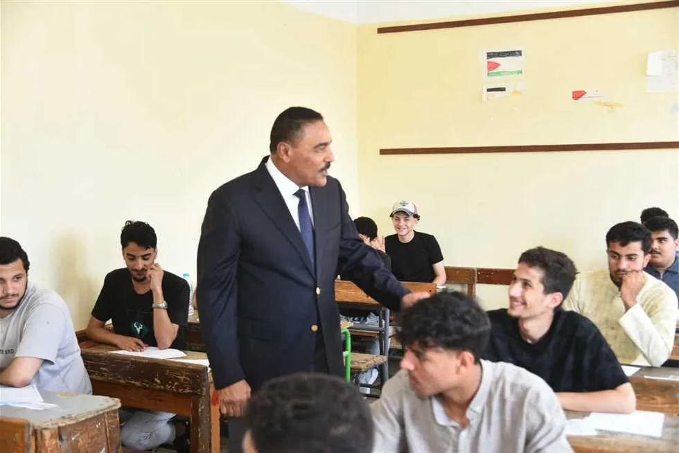 محافظ مطروح يزور لجان امتحانات الثانوية العامة في اليوم الأول للاختبارات محافظ مطروح يزور لجان امتحانات الثانوية العامة في اليوم الأول للاختبارات