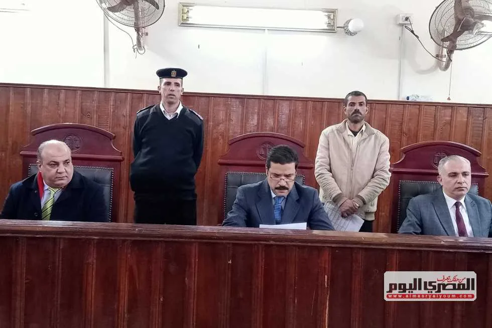 محكمة المنيا تقضي بالسجن المشدد على شخصين بتهمة حيازة أسلحة نارية. محكمة المنيا تقضي بالسجن المشدد على شخصين بتهمة حيازة أسلحة نارية.