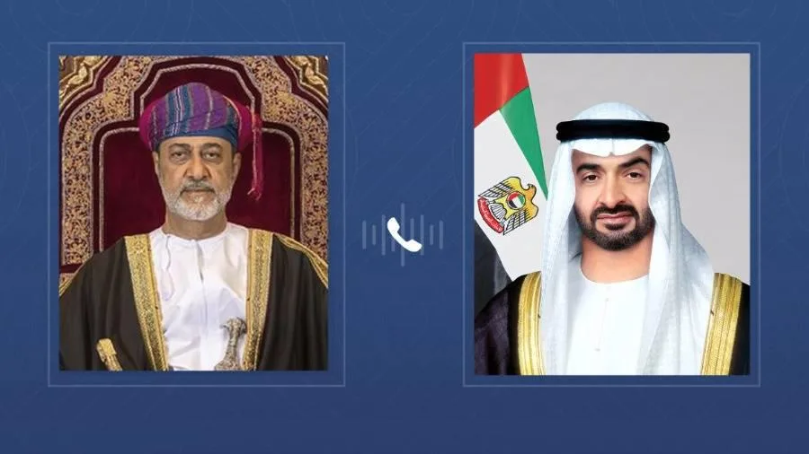 محمد بن زايد وسلطان عمان يتبادلان التهاني عبر الهاتف بمناسبة عيد الأضحى المبارك. محمد بن زايد وسلطان عمان يتبادلان التهاني عبر الهاتف بمناسبة عيد الأضحى المبارك.
