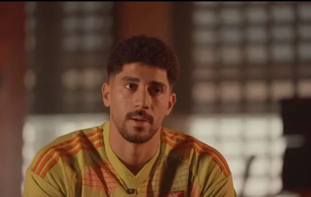 محمد سيحا، حارس الأهلي، يعيد ترتيب حراس المرمى في القلعة الحمراء (حصري) محمد سيحا، حارس الأهلي، يعيد ترتيب حراس المرمى في القلعة الحمراء (حصري)