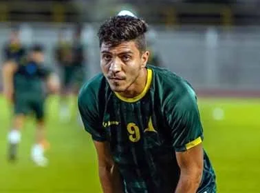 محمد شريف يتهكم على أخبار انتقاله إلى أحد أندية الدوري محمد شريف يتهكم على أخبار انتقاله إلى أحد أندية الدوري
