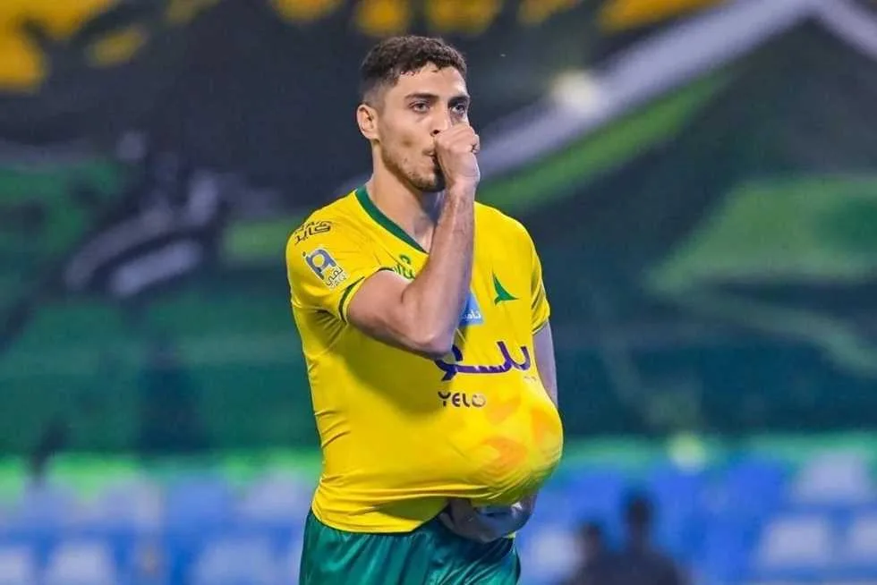 محمد شريف يفاجئ بيراميدز بهذا الخيار (تفاصيل) محمد شريف يفاجئ بيراميدز بهذا الخيار (تفاصيل)