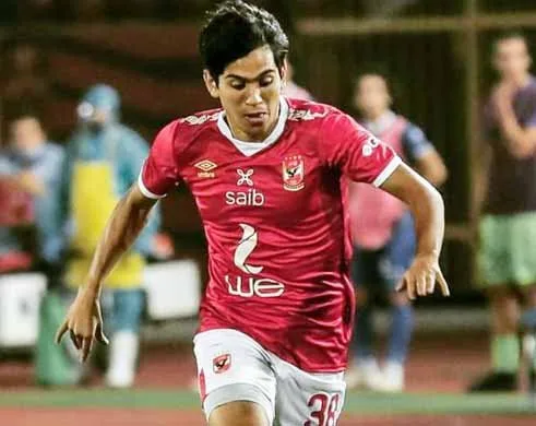 محمد شكرى يشرع في خطوات الحصول على تأشيرة السفر إلى أمريكا مع الأهلي للمشاركة في المونديال. محمد شكرى يشرع في خطوات الحصول على تأشيرة السفر إلى أمريكا مع الأهلي للمشاركة في المونديال.