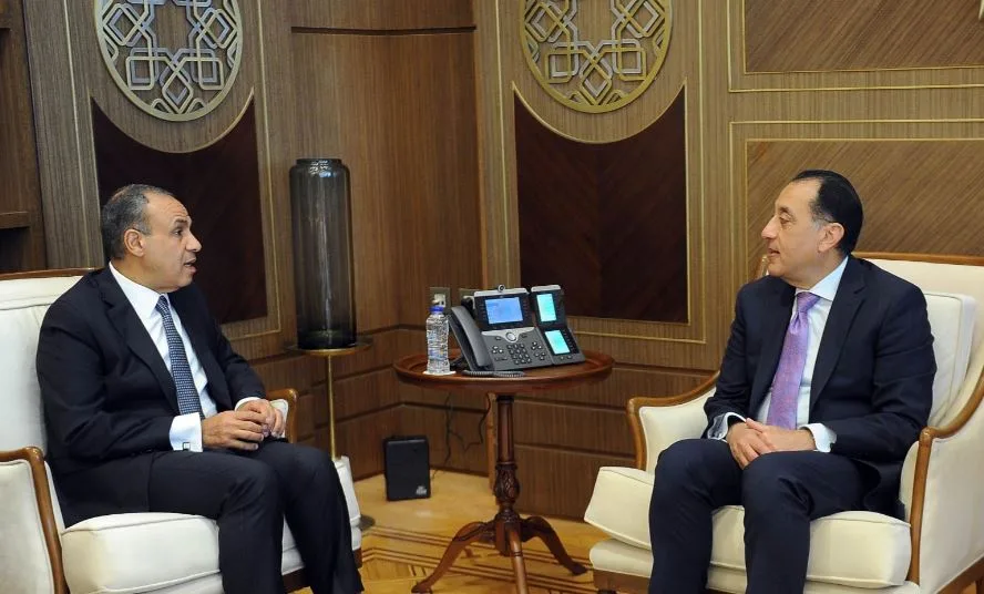 مدبولي: الحكومة المصرية تؤكد على أهمية إعادة بناء قطاع غزة مع الحفاظ على سكانه الفلسطينيين. مدبولي: الحكومة المصرية تؤكد على أهمية إعادة بناء قطاع غزة مع الحفاظ على سكانه الفلسطينيين.
