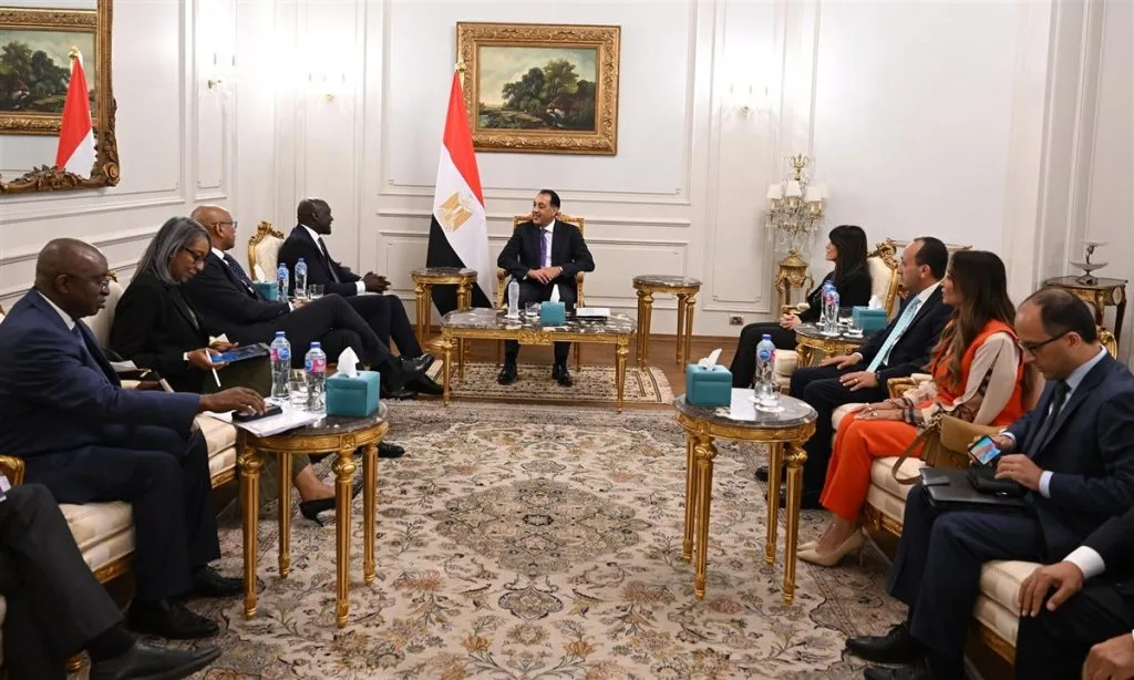 مدبولي: إطلاق أول مطار للإدارة والتشغيل قبل نهاية السنة مدبولي: إطلاق أول مطار للإدارة والتشغيل قبل نهاية السنة