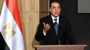 «مدبولي»: ربط تكلفة السيارات الكهربائية ببرنامج تقسيط ملائم