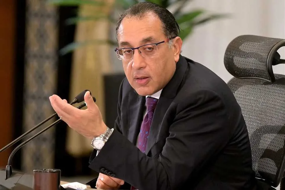 «مدبولي» يتساءل: «لماذا لا يتحدث أحد الآن عن انخفاض سعر الدولار!» «مدبولي» يتساءل: «لماذا لا يتحدث أحد الآن عن انخفاض سعر الدولار!»
