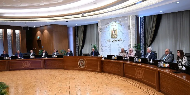 مدبولي يدعو إلى التعاون مع القطاع الخاص في إدارة وتشغيل المصانع الحديثة مدبولي يدعو إلى التعاون مع القطاع الخاص في إدارة وتشغيل المصانع الحديثة