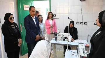 مدبولي يزور ورشة للمنتجات اليدوية في البحيرة ويأمر بعرض إنتاجها في المحافظات