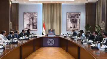 مدبولي يستعرض التحضيرات لتنفيذ التعداد السكاني والعمارات 2027