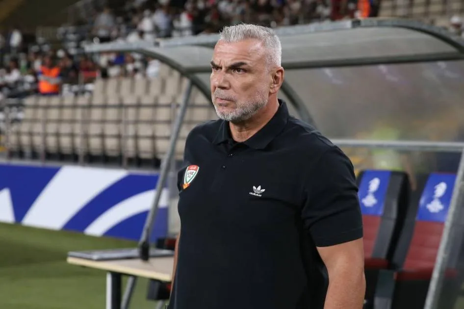 مدرب الإمارات يشير إلى مشكلة الهرم المقلوب: لدينا لاعبين يمثلون المنتخب أكثر من أنديتهم. مدرب الإمارات يشير إلى مشكلة الهرم المقلوب: لدينا لاعبين يمثلون المنتخب أكثر من أنديتهم.